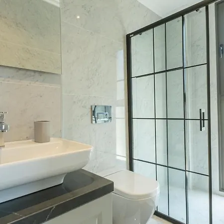 En Pier Private Pool