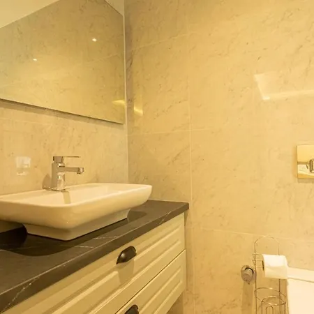 En Pier Private Pool